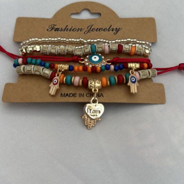 61- Bracelets